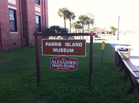 A Day Trip to the Paris Island Museum